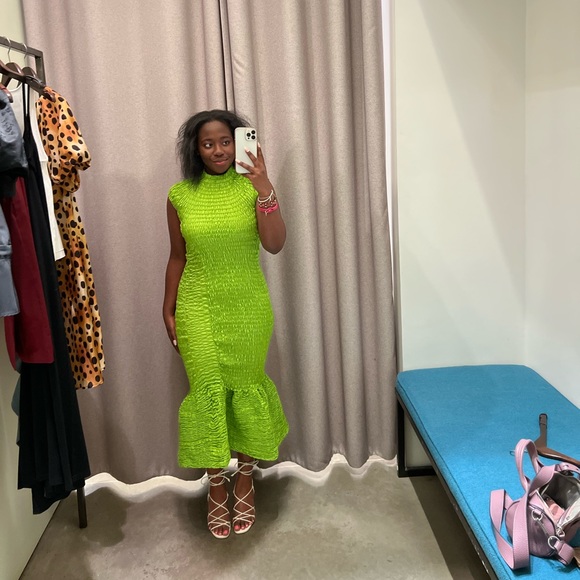 MEET YOUR POSHER - Picture 9 of 9